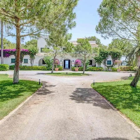 Ultimate 5 Bedroom With Beach Access, Mallorca 1024 Villa