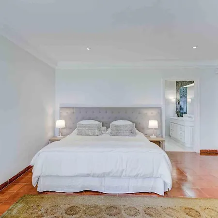 Ultimate 5 Bedroom With Beach Access, Mallorca 1024 *