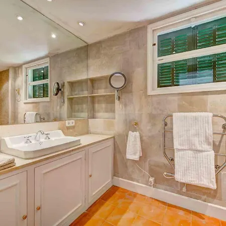 Ultimate 5 Bedroom With Beach Access, Mallorca 1024